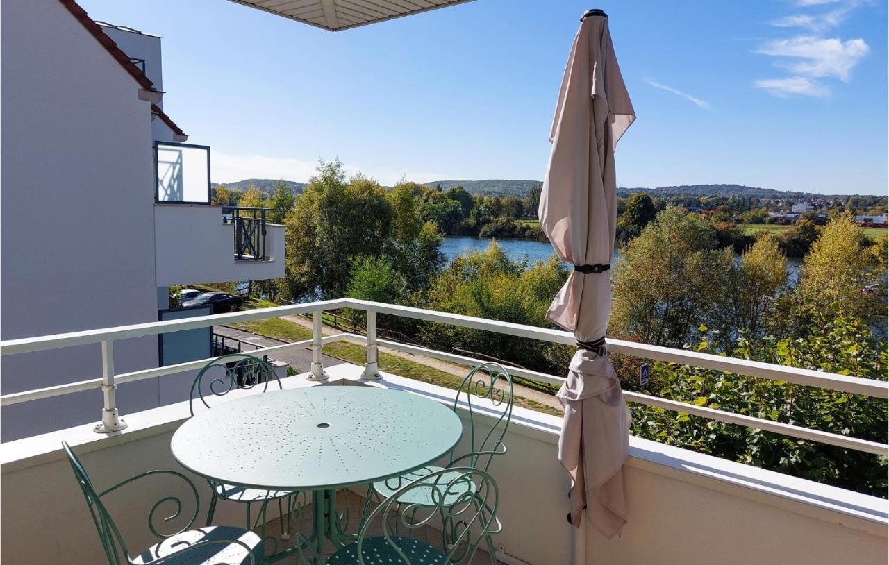 Awesome Apartment In Triel-Sur-Seine With Kitchen Kültér fotó