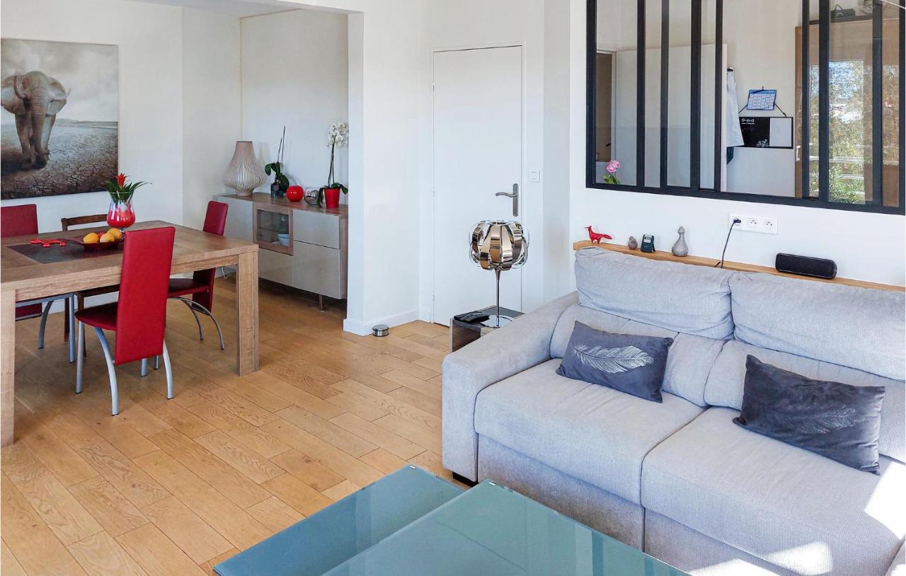 Awesome Apartment In Triel-Sur-Seine With Kitchen Kültér fotó
